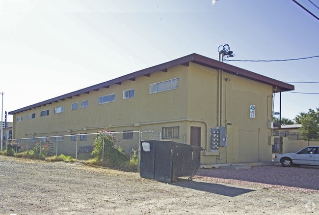 Building Photo - 308 W Cincinnati Ave