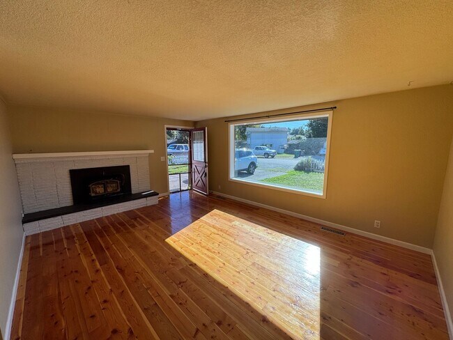 Foto del edificio - Burlington 3 Bedroom 1.5 Bathroom