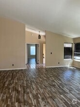 Building Photo - 2433 Springland Dr
