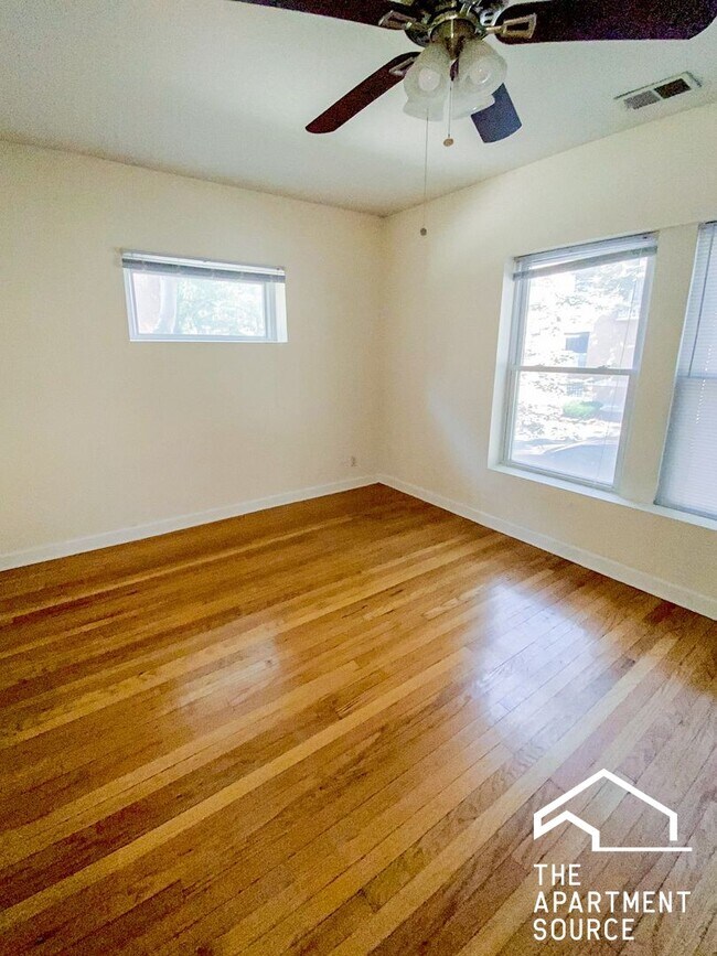 Foto del edificio - 851 W Cornelia Ave