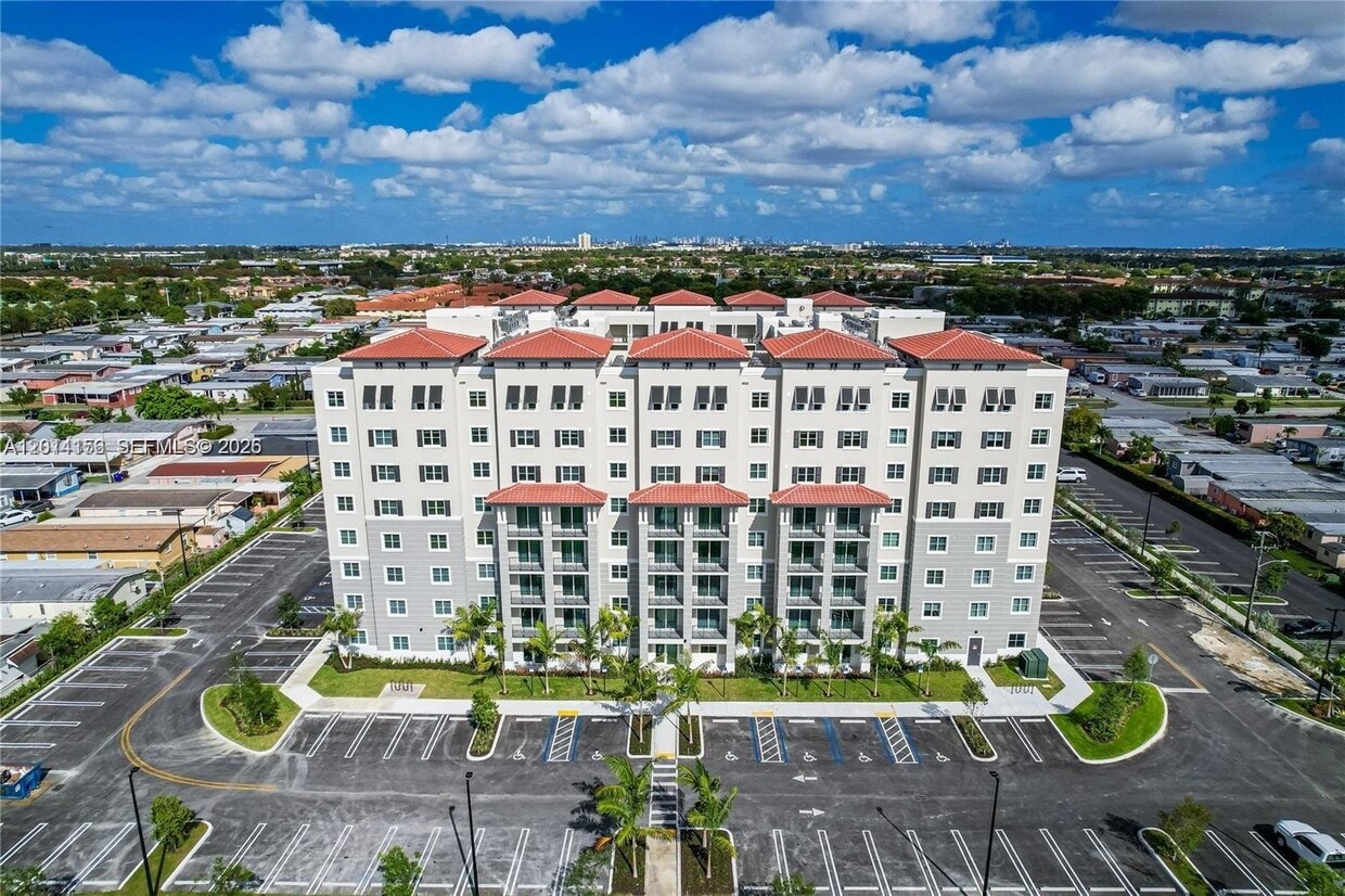 Photo - 400 NW 112th Ave (Doral, FL)