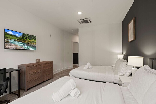 Foto del edificio - 1214 N American St