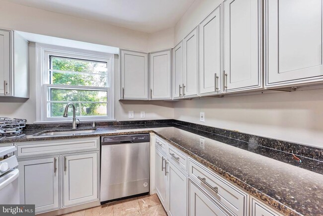 Building Photo - 3307 Beechtree Ln