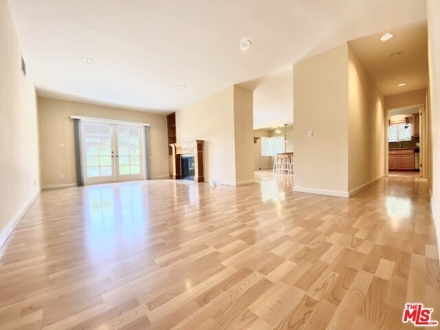 Building Photo - 3211 S Bentley Ave