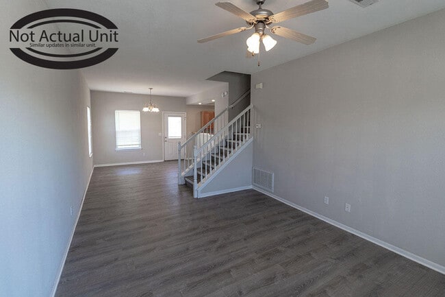 Foto del edificio - 5000 Derby Ridge Dr