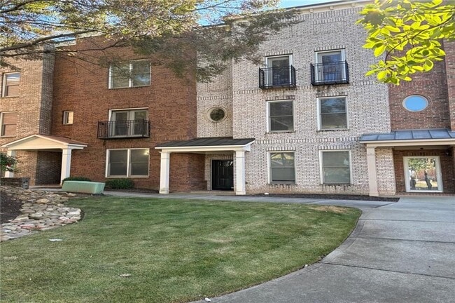 Building Photo - 772 Liberty Commons Dr