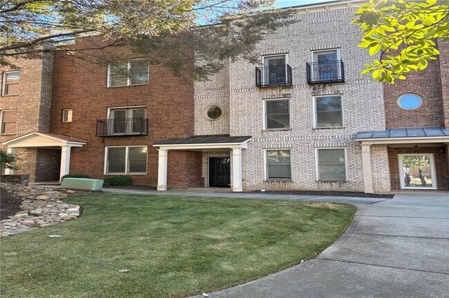 Foto del edificio - 772 Liberty Commons Dr