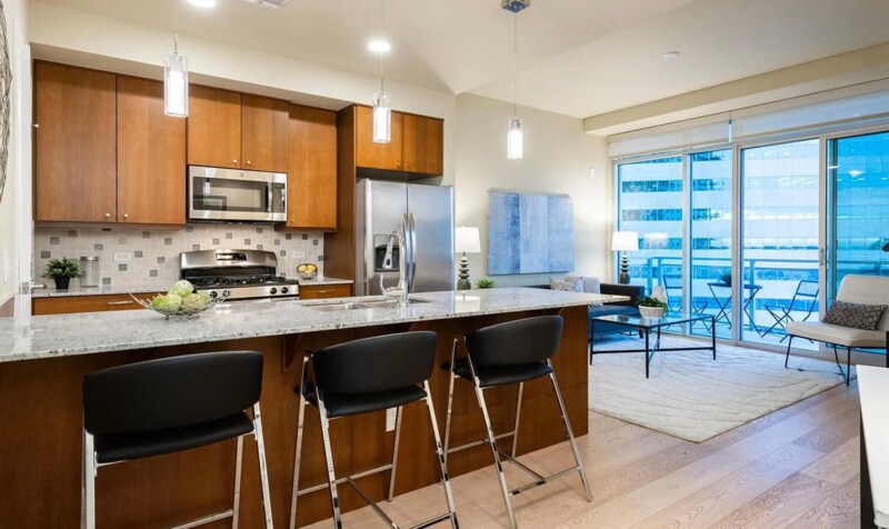 Primary Photo - 2001 Lincoln St