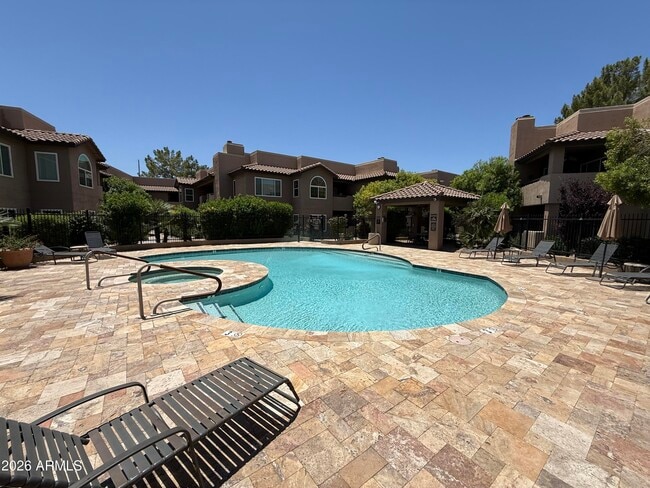 Foto del edificio - 9451 E Becker Ln