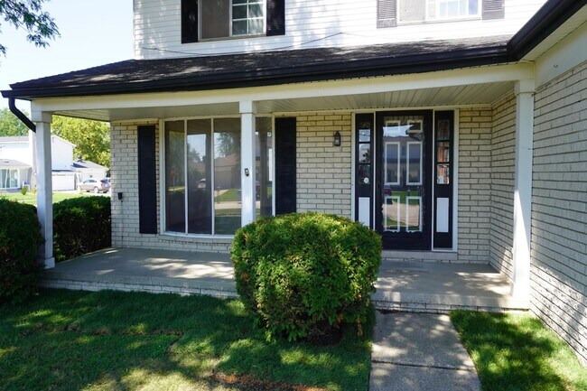 Foto del edificio - 4415 Fox Hill Dr