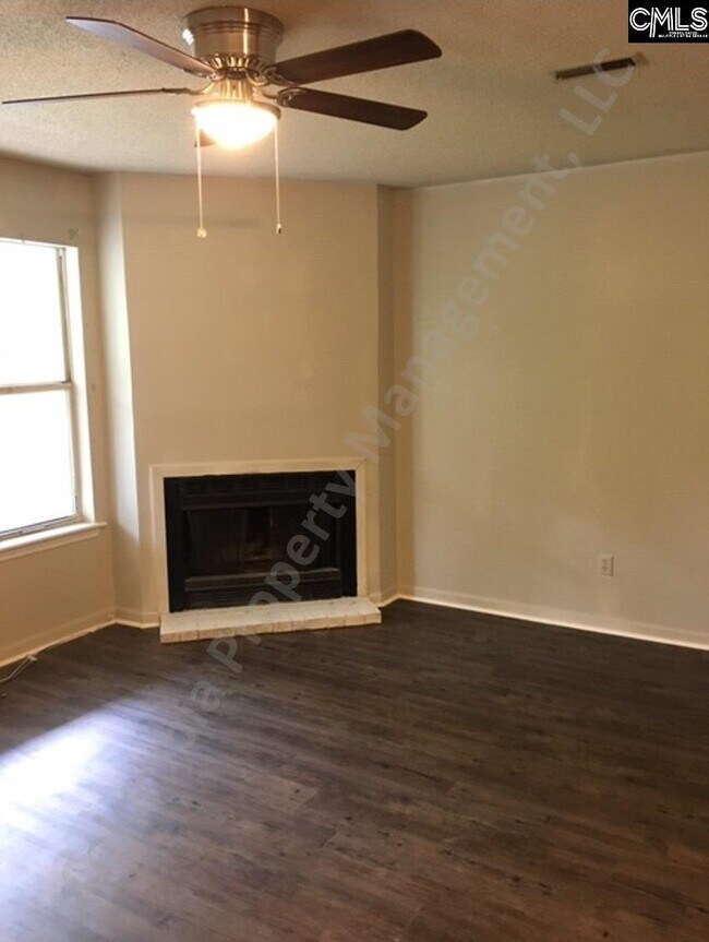Foto del edificio - 9413 Martindale Rd