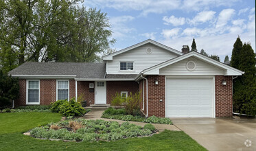 Building Photo - 2020 N Kennicott Dr