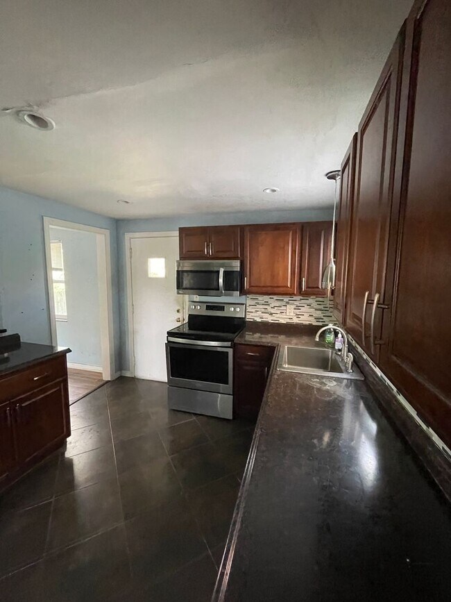 Foto del edificio - 2 bed 1.5 bath home in Pittsburgh Pa!