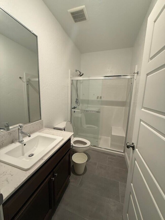 Building Photo - 3741 N Summers Ct