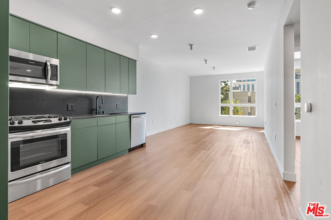 Foto principal - 10601 Washington Blvd