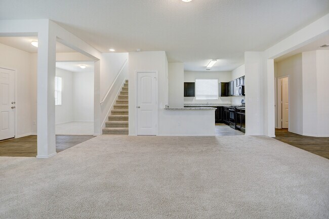 Building Photo - 15029 Custis Ln