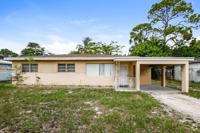 Building Photo - 631 SW 31st Ave