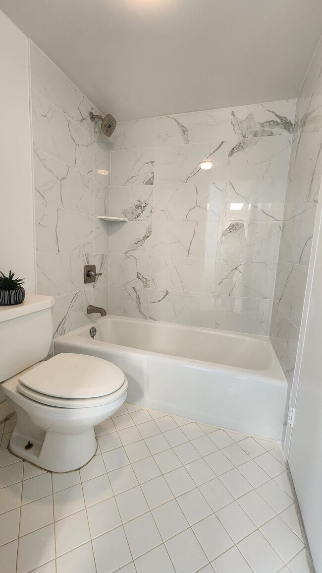 301 N Beauregard St Unit 912, Alexandria, VA 22312 Condo for Rent in