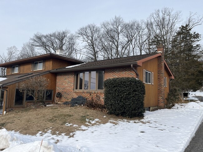 Building Photo - 2800 Mountain Rd