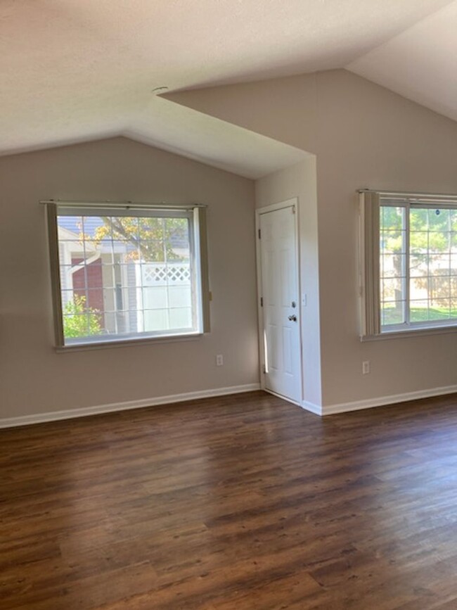 Foto del edificio - Spacious Washington Township Two Bedroom R...