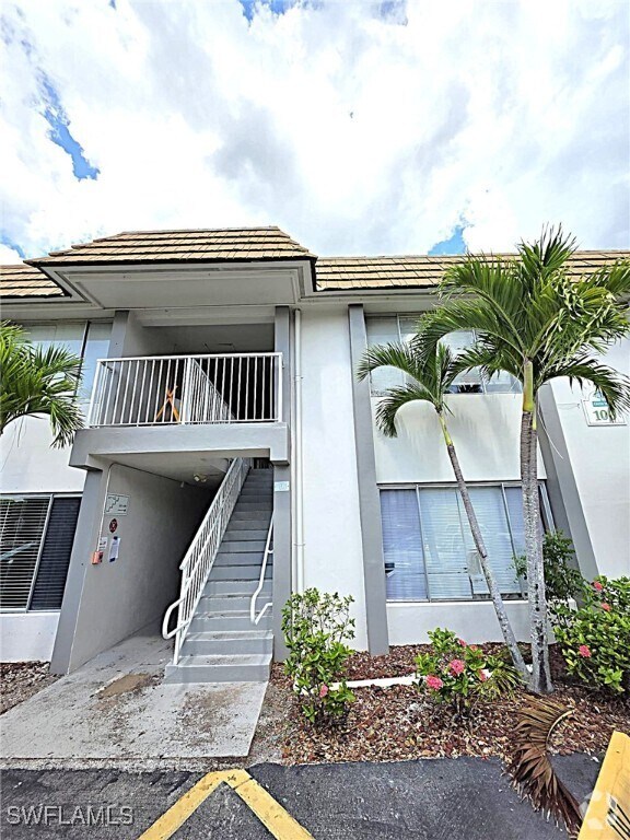 Building Photo - 1830 Maravilla Ave