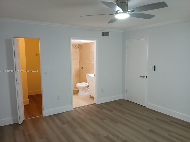 Foto del edificio - 6955 NW 186th St