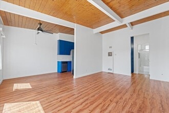 Building Photo - 6114 Cahuenga Blvd