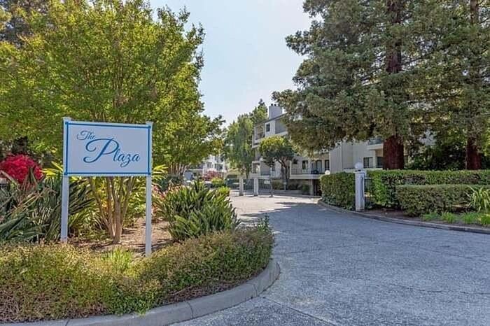Primary Photo - Beautiful 2 Bedroom Condo