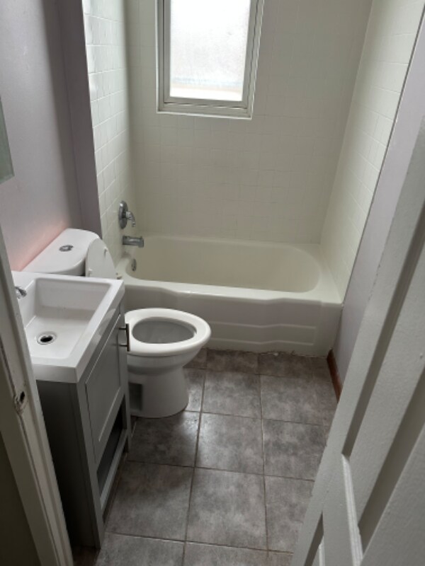 Building Photo - 534 N Springfield Ave