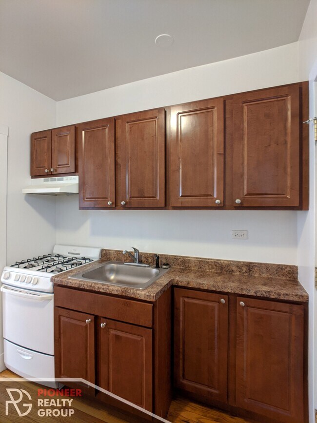 Foto del edificio - 2648 N Spaulding Ave