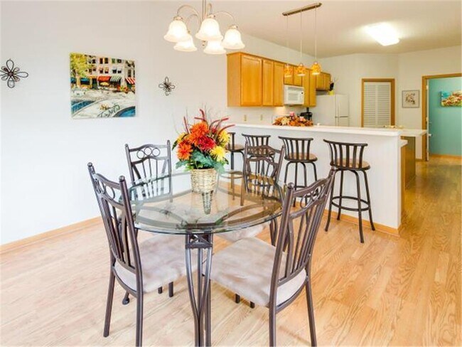 Foto del edificio - 3635 Lawndale Ln N