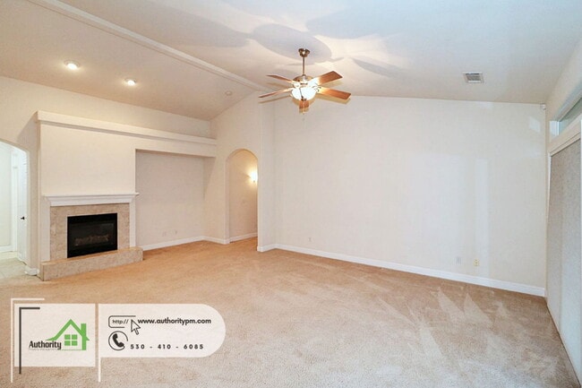 Building Photo - 618 Casa Buena St