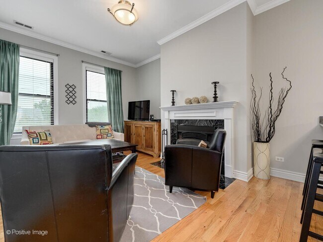 Foto del edificio - 1658 W Wabansia Ave
