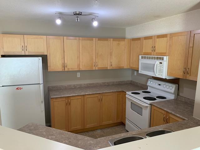 Building Photo - 2 bedroom in Grande Prairie AB T8V 0P3