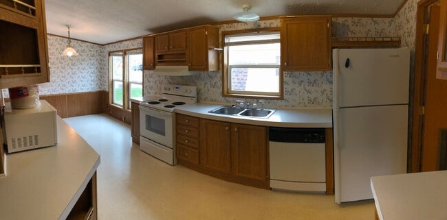 Building Photo - Manufactured home behind the mall