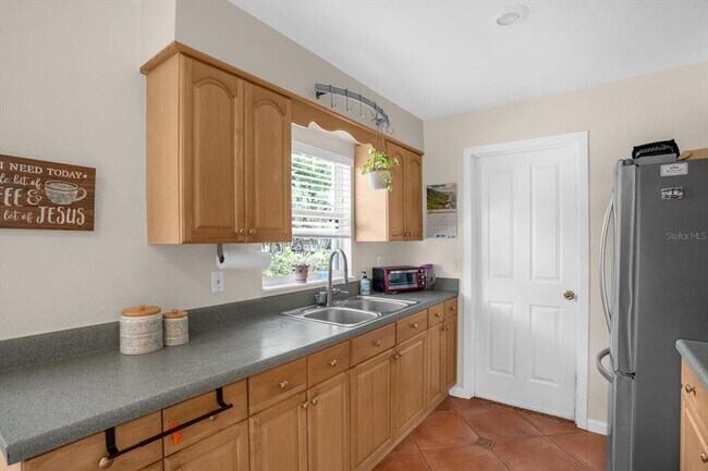 Foto del edificio - 739 Seminole Ave