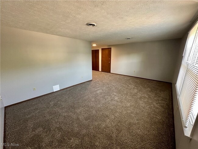 Foto del edificio - 4780 Pin Oak Dr