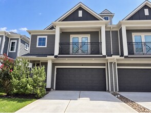 Building Photo - 16575 Oasis Glade Dr