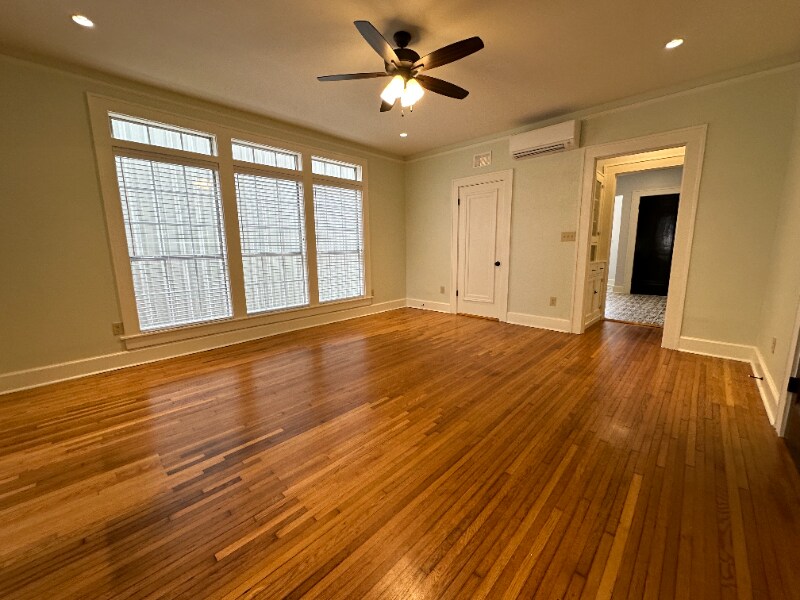 Primary Photo - 1107 Cumberland St