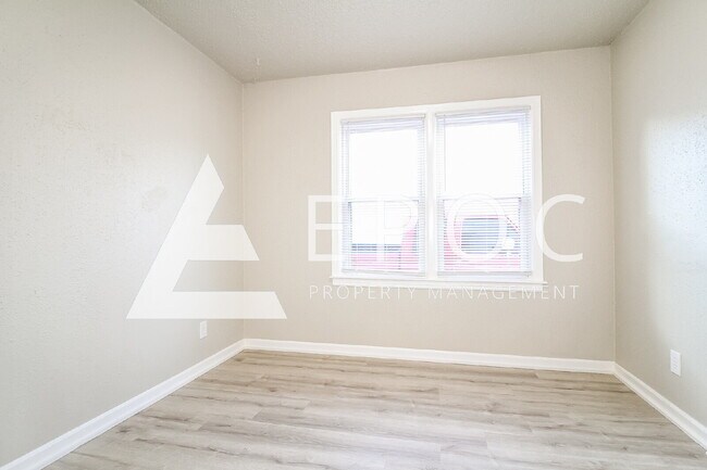 Foto del edificio - 3010 N Fonshill Ave