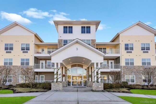 Building Photo - 1 Meadows Ln