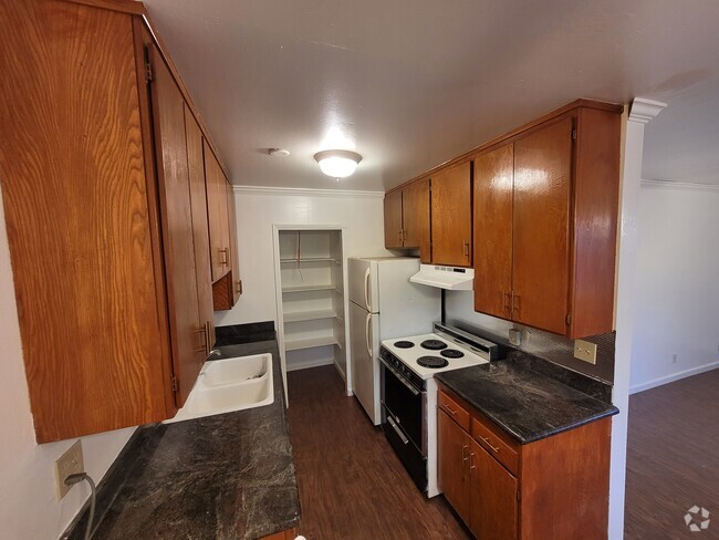 Building Photo - 1586 Albatross Dr