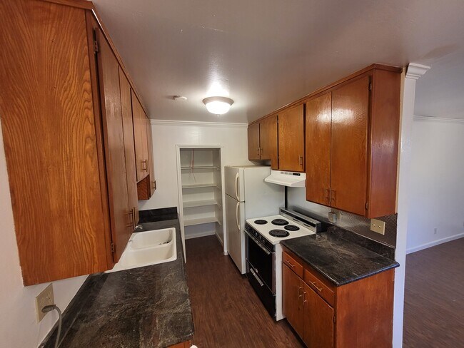 Building Photo - 1586 Albatross Dr