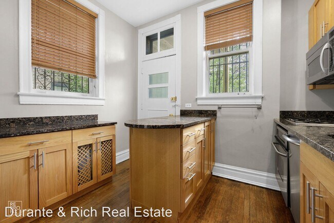 Foto del edificio - 1 br, 1 bath House - 2351 N Cleveland Ave 2N
