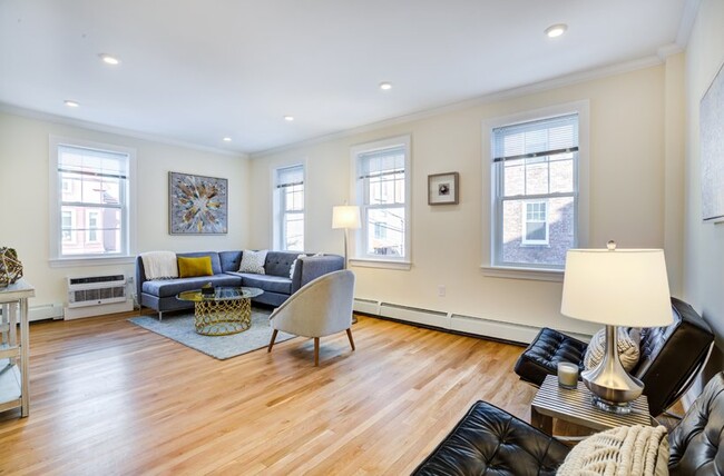 Auburn Harris Courtyard - Living Room - CHR Brookline - Coolidge Corner Communities