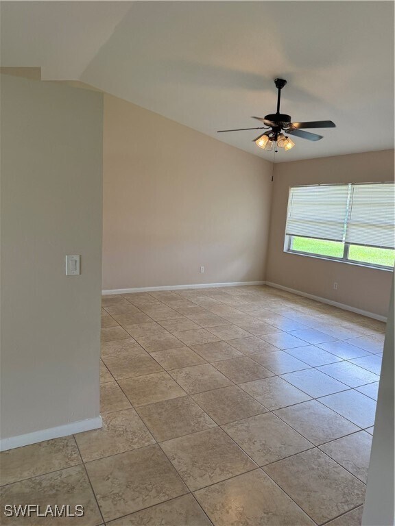 Foto del edificio - 825 SW 37th Terrace