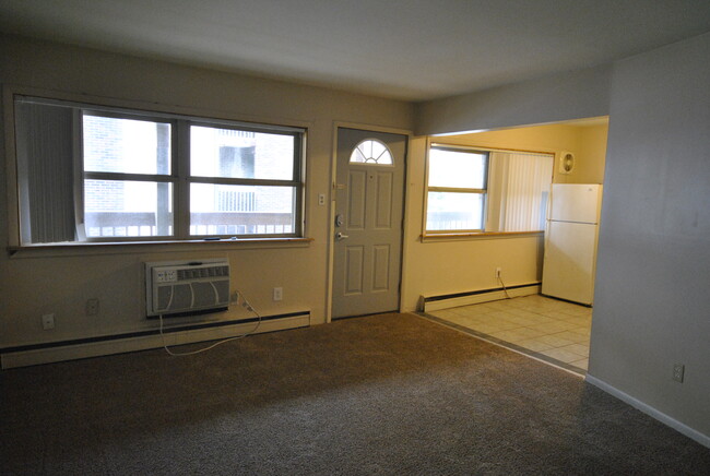 Two-Bedroom Living Room - 727 E Kingsley St