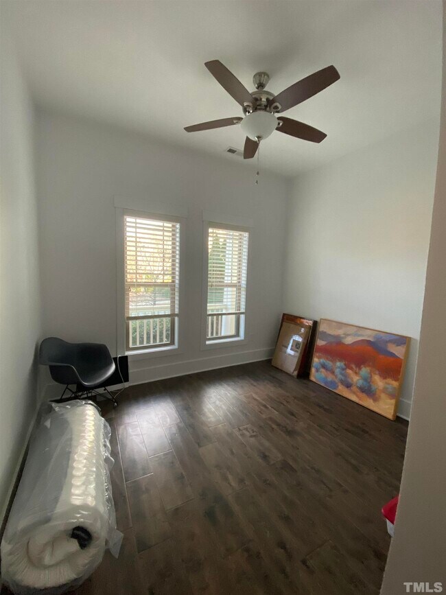 Foto del edificio - 28 Harlow Bnd