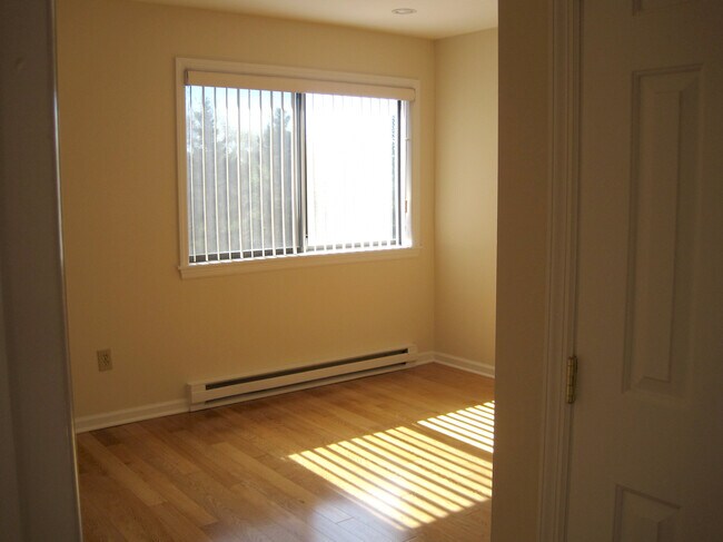 Bedroom - 96 Danbury Road