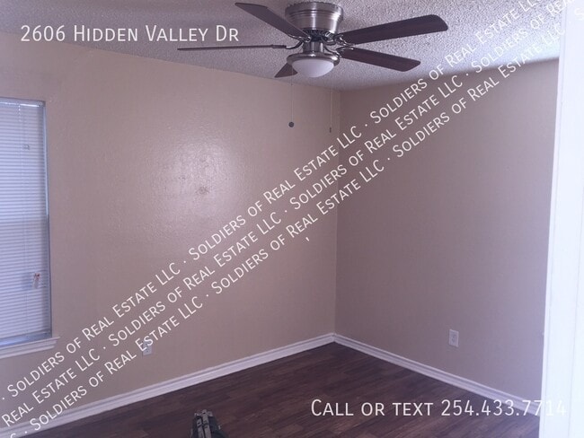 Building Photo - 2606 Hidden Valley Dr